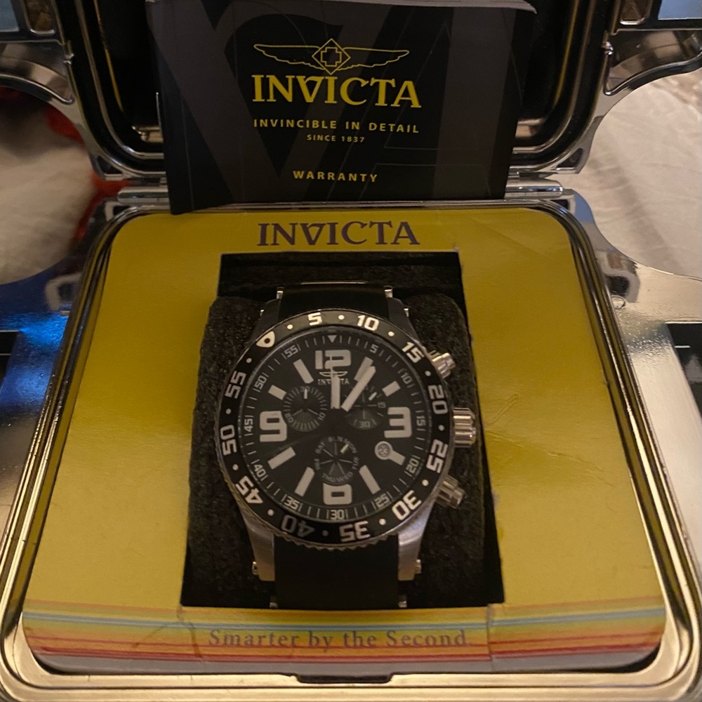 💥LIKE NEW IN BOX💥 VINTAGE BLACK/SILVER INVICTA 12141  PRO DIVER